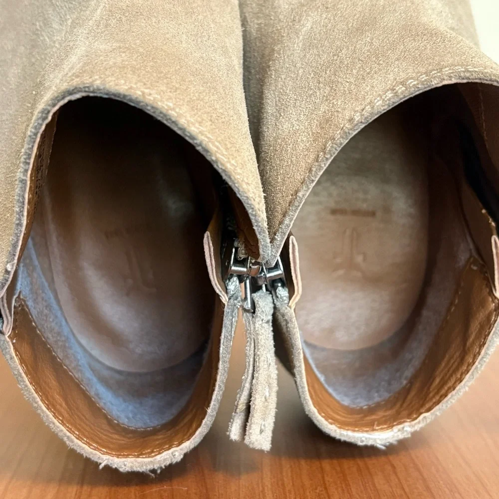 Frye Shoes Judith Double Zip Bootie Ankle Boot in Taupe Grey Suede - size 7.5 - Picture 8 of 10